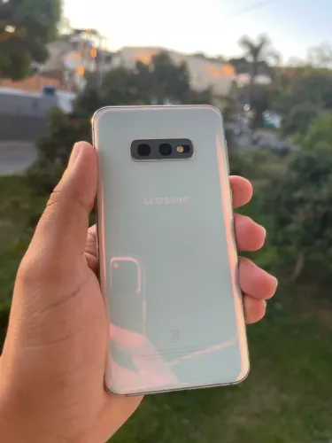 Samsung s10e