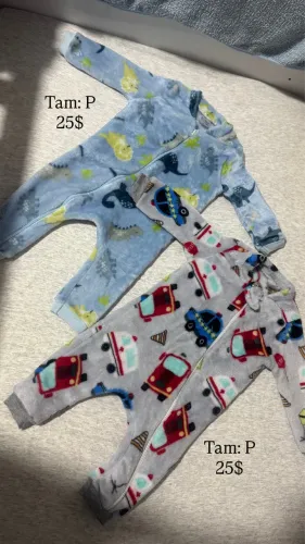 Lote de roupa de bebê