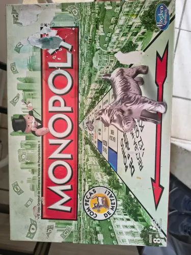Jogos de tabuleiro.
