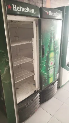 Vendo cervejeira dupla da Heineken