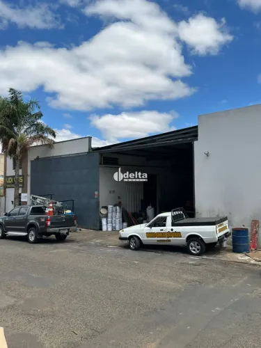 Galpão disponível para venda no bairro Tibery em Uberlândia-MG