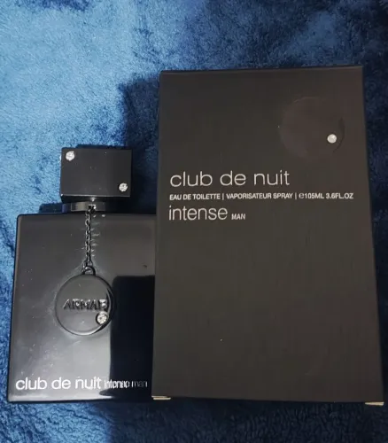 Club de nuit intense man