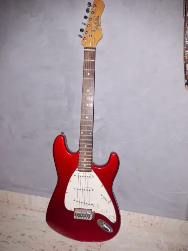 Guitarra Dolphin Stratocaster Candy Apple Red 