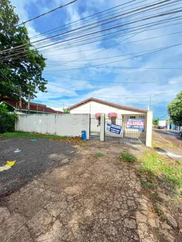 Casa Residencial para Locação ou Venda em Dourados-MS