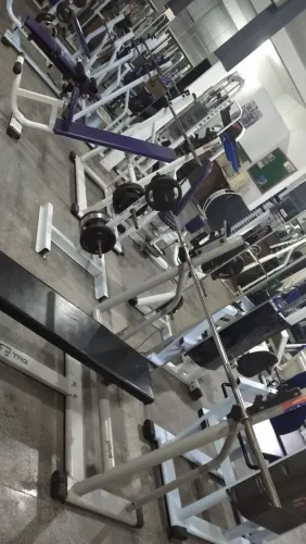 Oportunidade EQUIPAMENTOS DE MUSCULAÇÃO - ACADEMIA COMPLETA