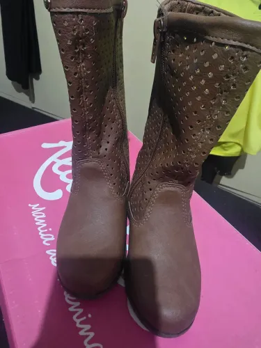 Vendo bota infantil