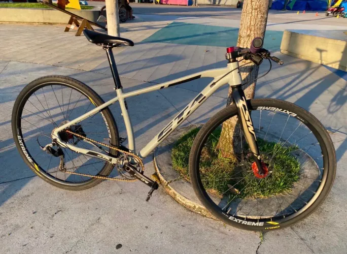 BIKE ARO 29 TAM 17 toda equipada