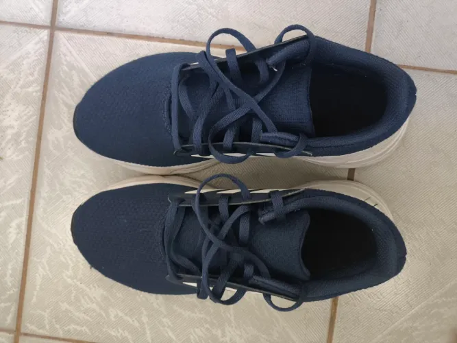 Tênis Adidas