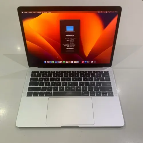 Apple Macbook Pro (2017) 13" i7 16 GB RAM / 256GB