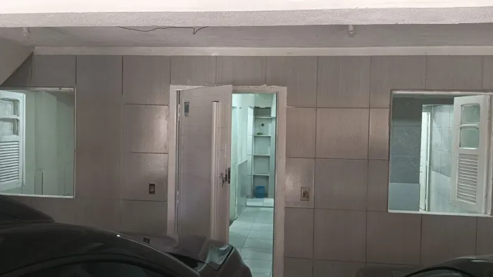 Aluga-se uma excelente casa no térreo a 200 metros da faculdade Federal UFPE excelente