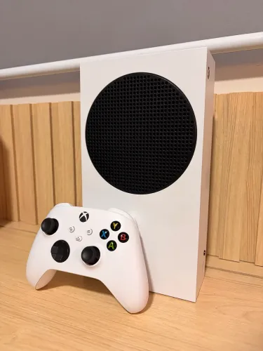 Xbox Séries S 512Gb Único dono com 2 Controles (um ainda lacrado) e Caixa Original Nova
