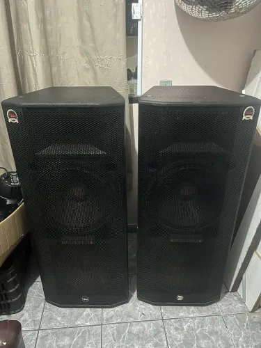 Caixas ativas Leacs Pulps 950 2x15ti