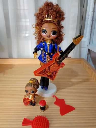Lol surprise omg Remix Rock ferocious fashion doll