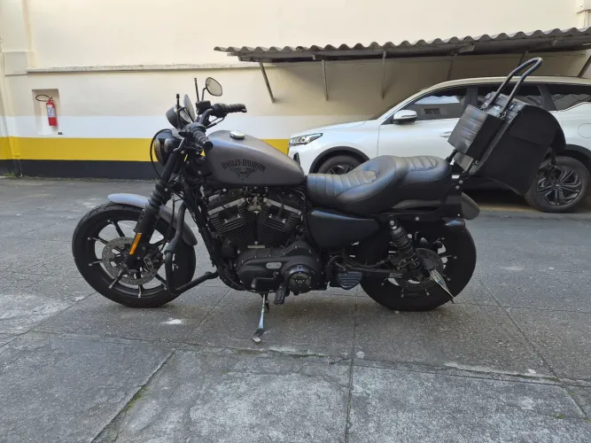 Harvey-Davidson Iron 883