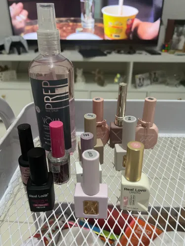 Kit com esmalte em gel + prep + top coat + nivelador