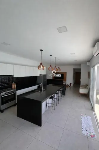 Casa Moderna e Sofisticada à Venda por R$R$ 830.000,00 no Jardim Seminário.