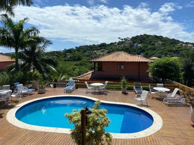 Casa em condomínio com 4 suítes, próxima à Rua das Pedras, Armação dos Búzios