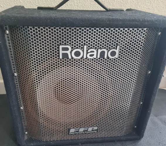 Amplificador de baixo Roland DB500