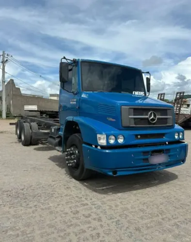 MERCEDEZ BENZ 1318