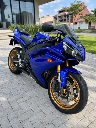 YAMAHA YZF R1 2008 IMPECÁVEL