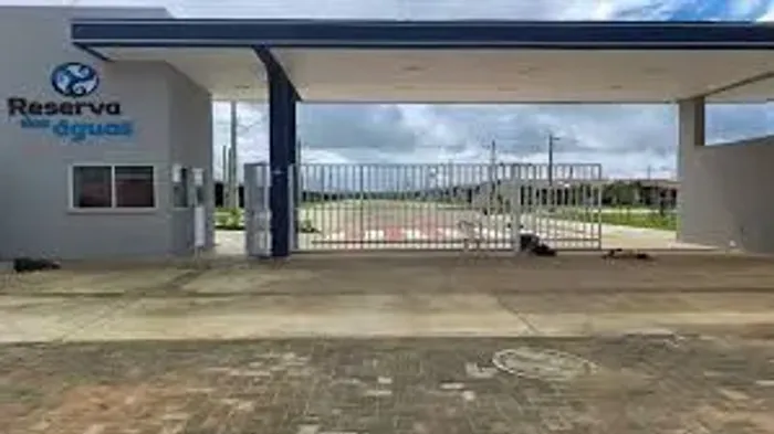 Casa no condomínio Reversas das Águas