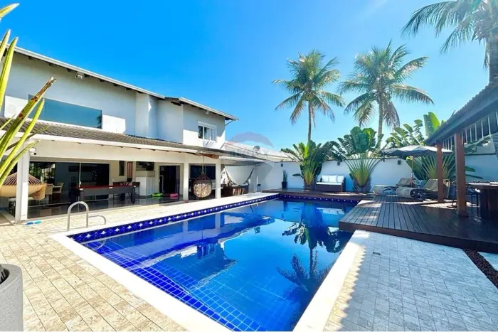Casa à venda no Condomínio Jardim Acapulco Guarujá SP