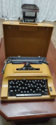 Máquina de escrever Sperry Remington n12 (usado)