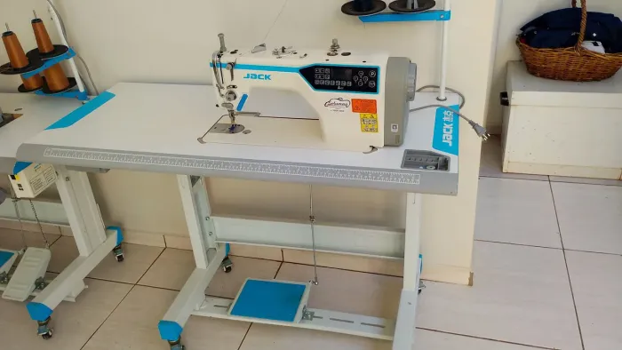 Vendo reta industrial eletrônica Jack