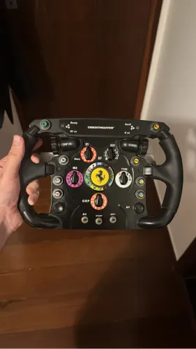 Volante Thrustmaster F1 