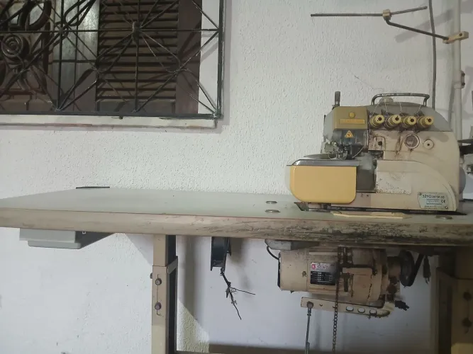 Maquina de costura orvelok