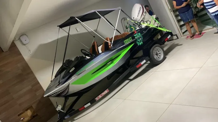 Vendo lancha Xspeed 120 estado de zero motor revisado impecável