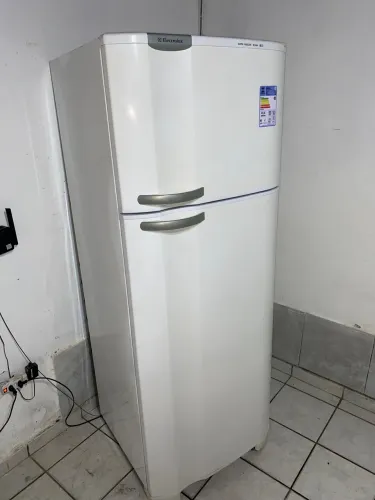 Vendo geladeira Eletrolux duplex
