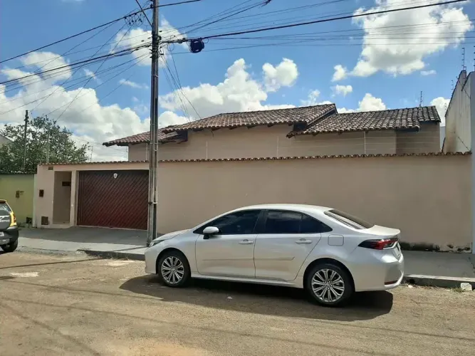 Casa à Venda no Bairro Alvorada, Anápolis! AO LADO DO SÃO CARLOS