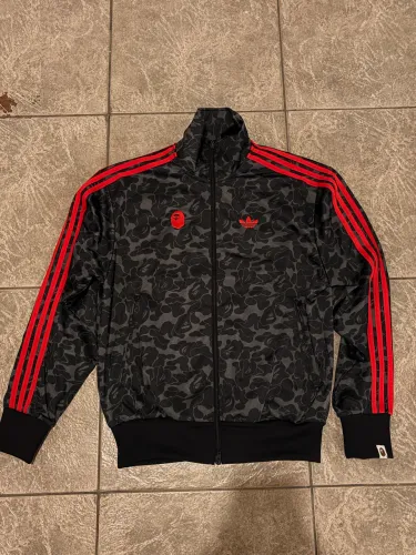 Jaqueta Adidas x Bape Firebird