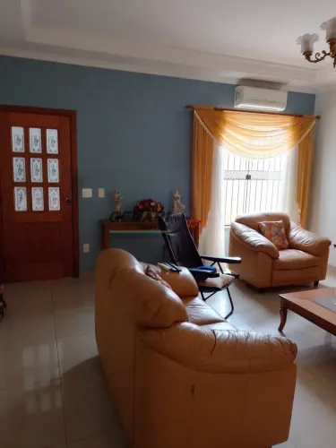 Casa com edícula à Venda com 3 Quartos sendo 2 Suítes no Vila Maria Helena, Indaiatuba - S