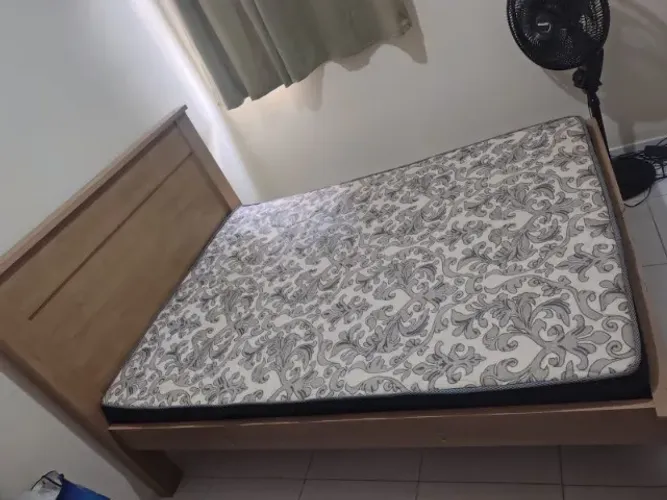 Cama de casal + Colchão 