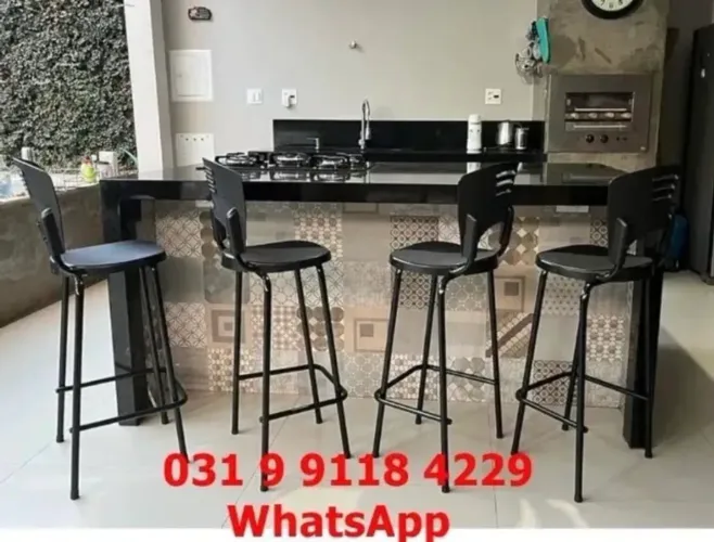 Banquetas altas Cor Preta 70 cm do assento ao chão Frete grátis