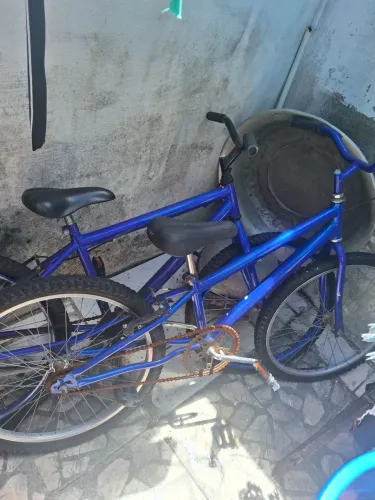Duas bicicletas aro 24