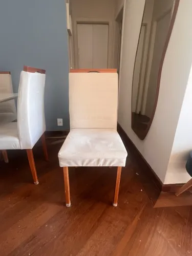 MESA QUADRADA COM 8 CADEIRAS