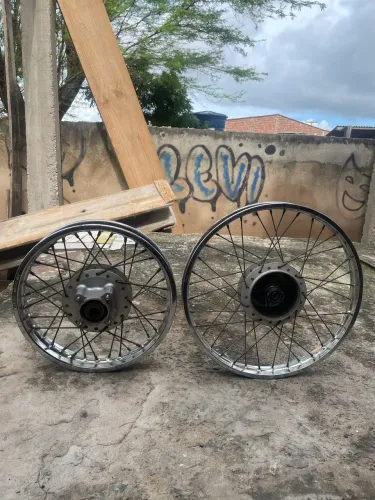Rodas Raiadas / Pop 110i