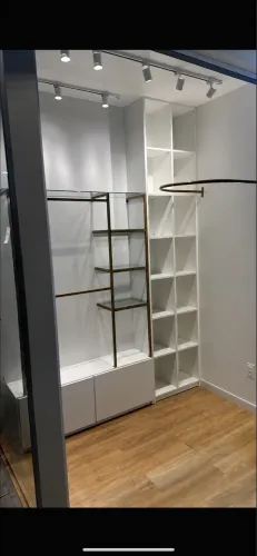 Vendo móveis ( medida para BOX do CENTRO FASHION)