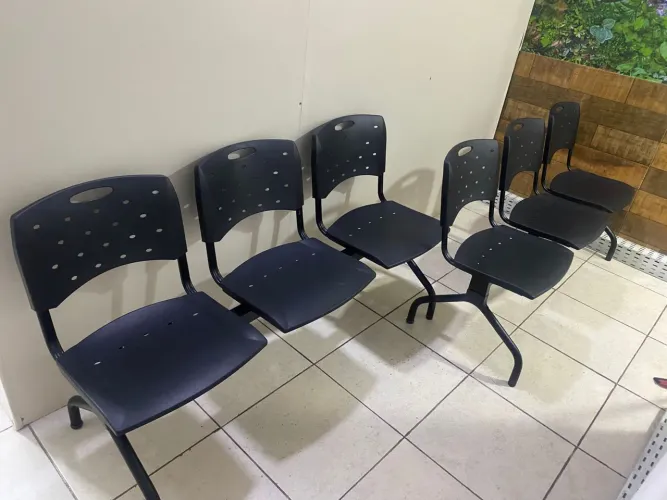 Cadeiras para recepção Lougarina.