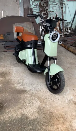 Scooter elétrica 