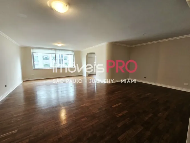Vila Nova Conceição com 170m² e 2 vagas.