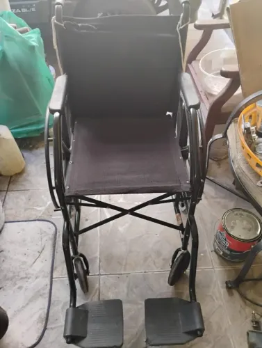 Vendo cadeira de rodas usada