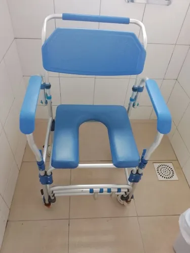Cadeira de banho Dellamedi