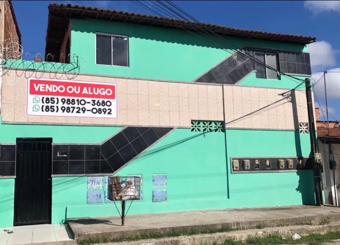Condomínio com 8 casas