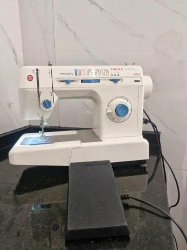 Máquina de costura singer facilita 2818c 