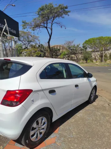 Chevrolet Onix JOY Hatch 1.0 8V Flex Mec. 4P 2019