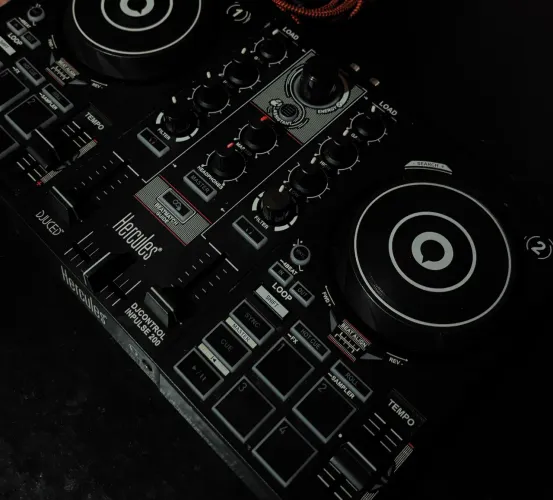 Controladora Hércules Dj Control Inpulse 200
